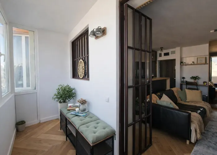 Appartement Elegant 1-bedroom In Amzei - & Quiet Bucarest
