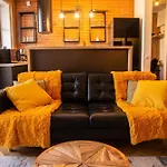 Elegant 1-bedroom In Amzei - & Quiet Apartament Bucureşti