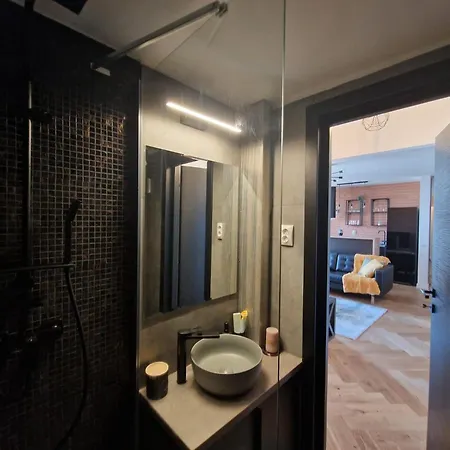 Elegant Amzei With Private Balcony Apartment *